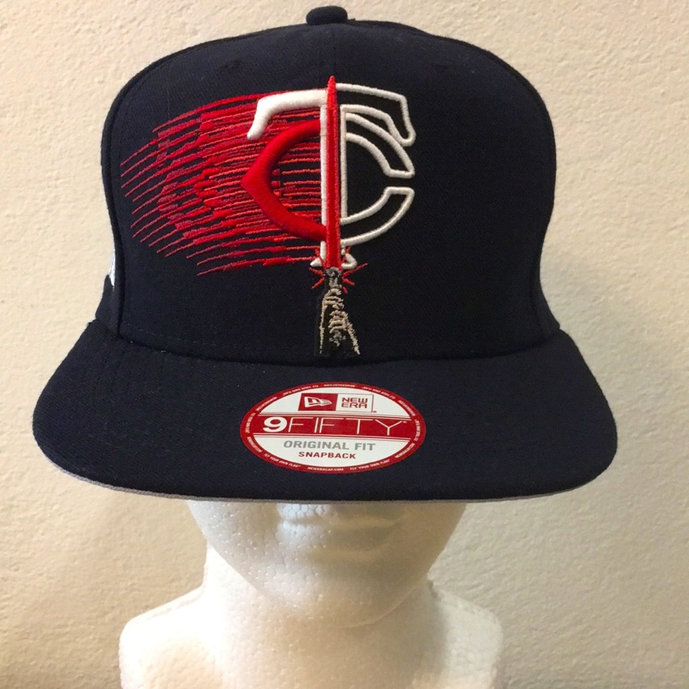 New Era 9Fifty Men's Hat MLB Minnesota Twins Red BlackTC Snapback Cap Old Logo.